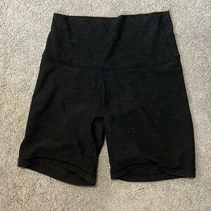 Aritzia biker shorts 6 inch
